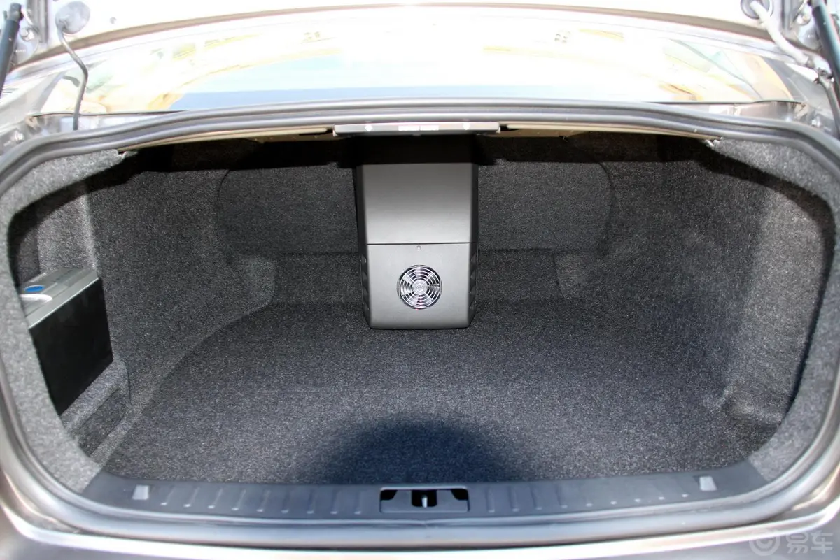 沃尔沃S80L3.0 T6 AWD 智尊版行李箱空间