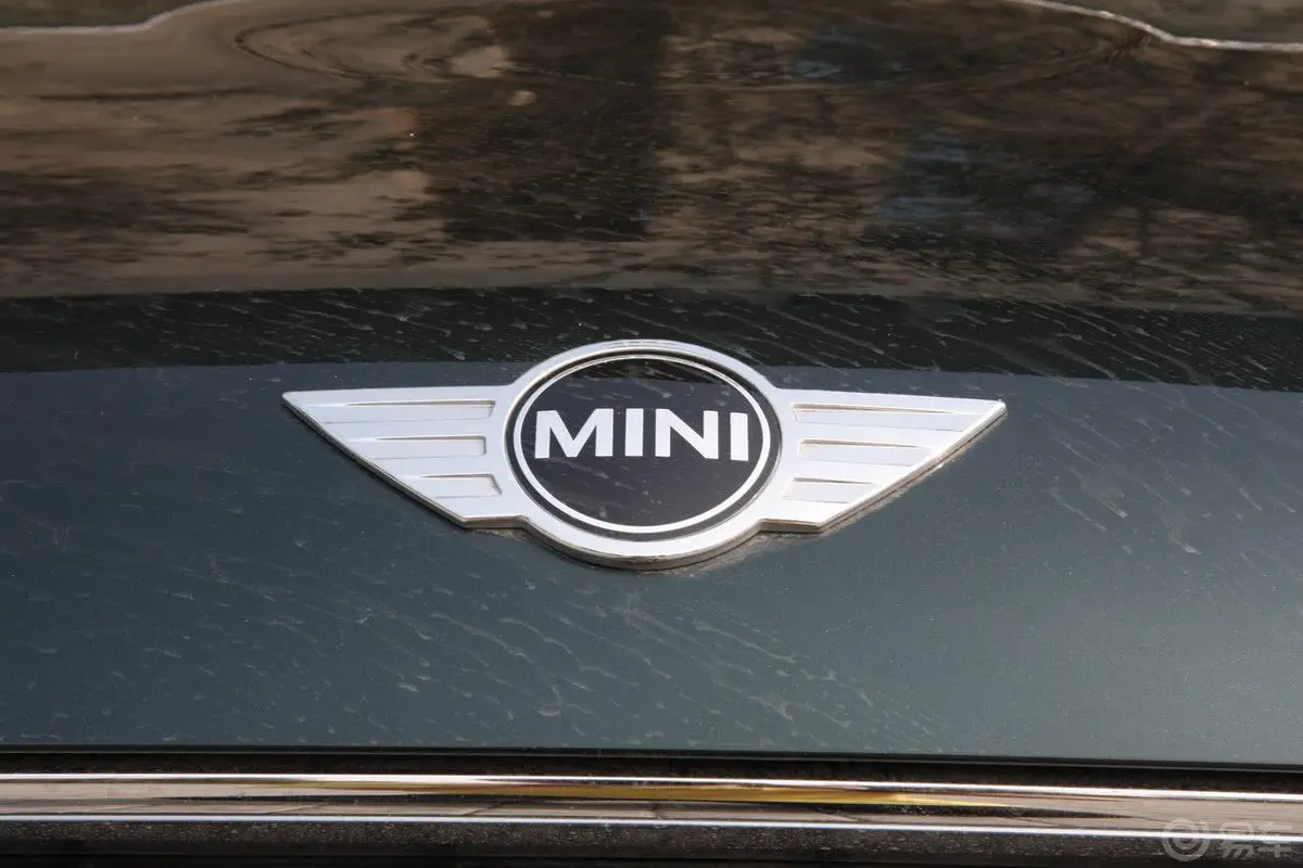 MINI COUNTRYMAN1.6L COOPER Excitement外观