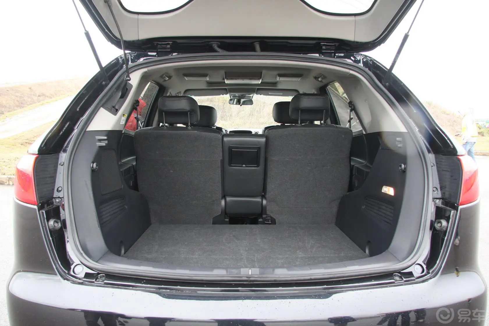 大7 SUV2.2T 自动 两驱 新创型行李箱空间