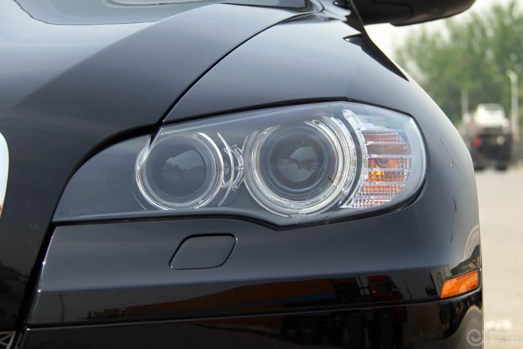 宝马X5(进口)xDrive35i  美规版大灯侧45度俯拍