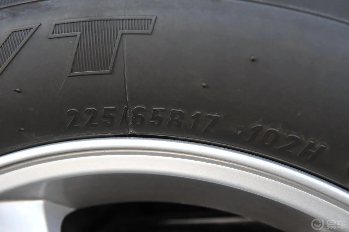 比亚迪S62.0L 手动 尊贵型轮胎规格