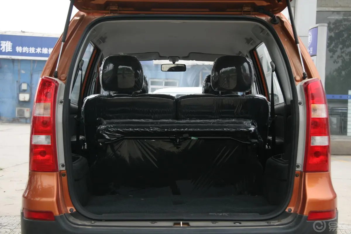 森雅S801.3L舒适型 7座 国四行李箱空间