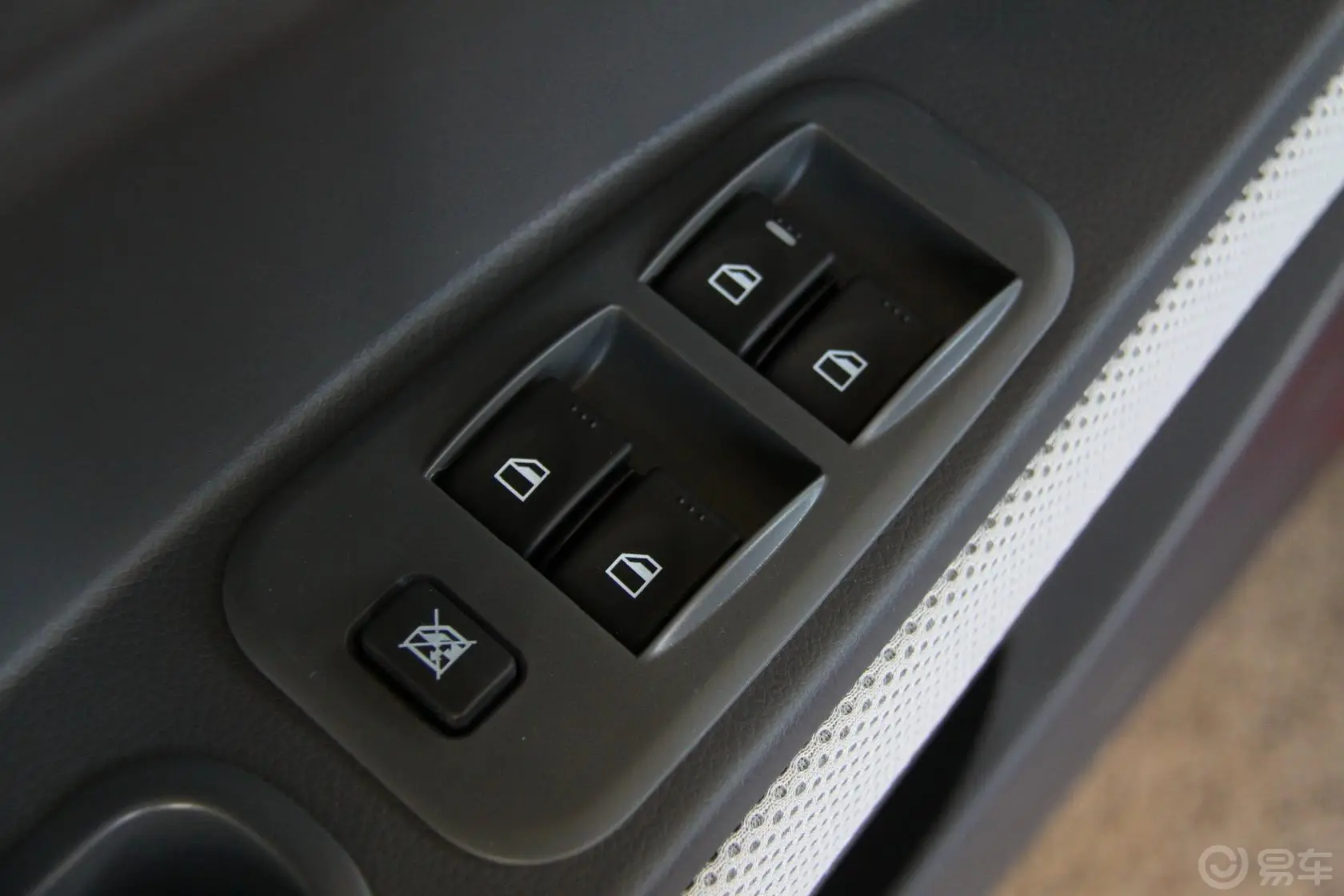 丘比特1.5 自动舒适 DX电窗控制键