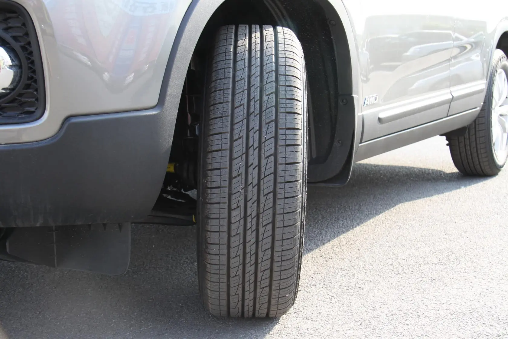 索兰托2.4L 汽油 至尊版轮胎花纹