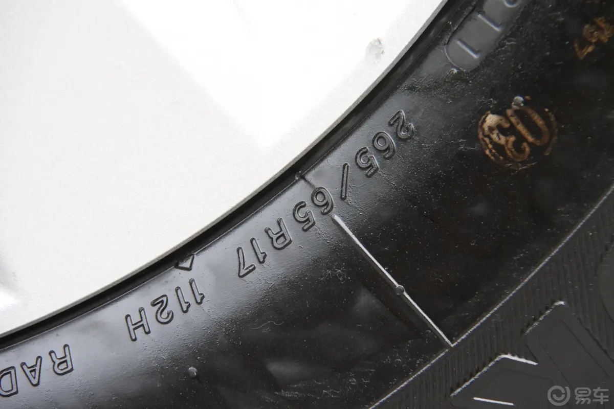 帕杰罗(进口)3.0L 精英版轮胎规格