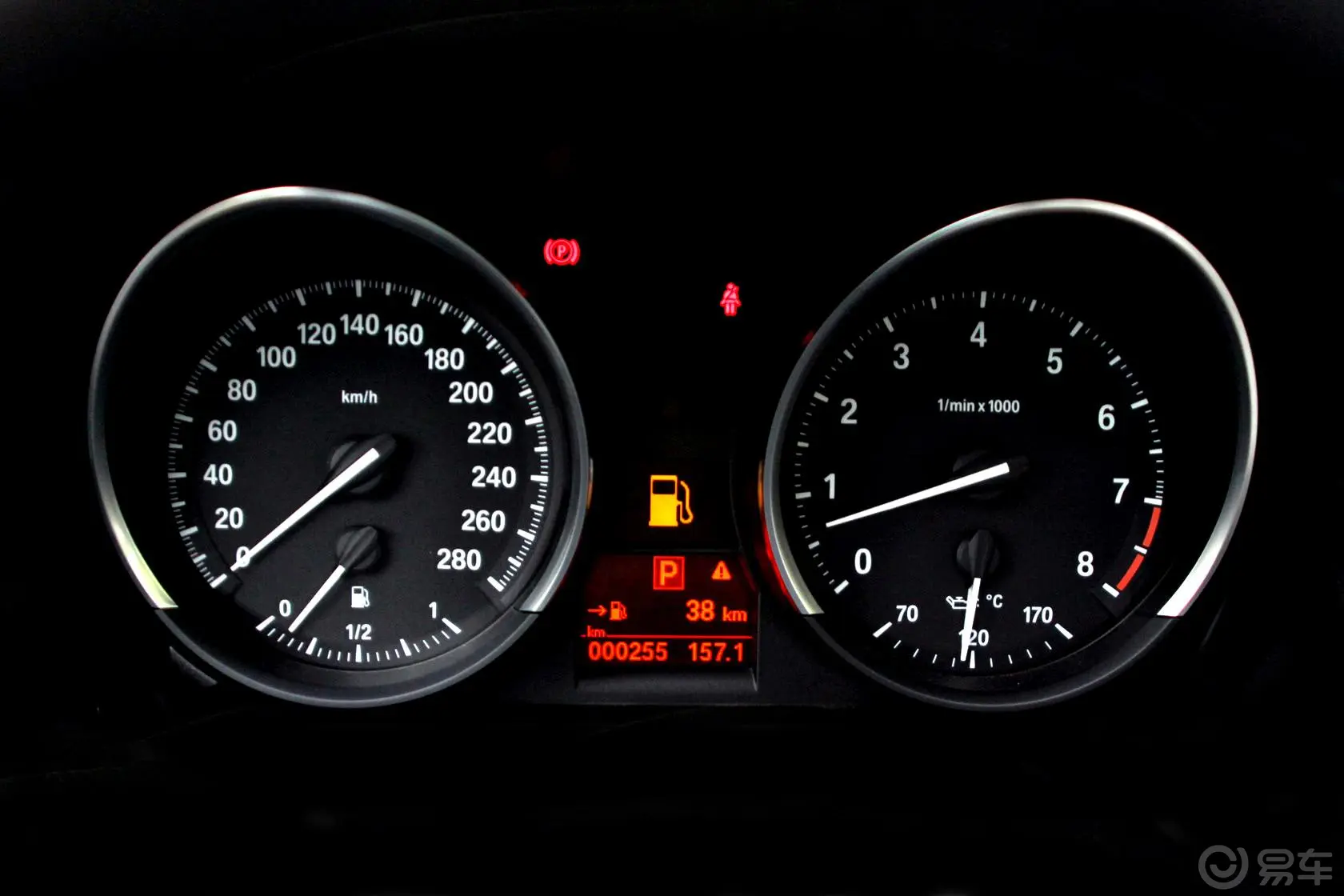 宝马Z4sDrive35i 豪华型仪表盘背光显示