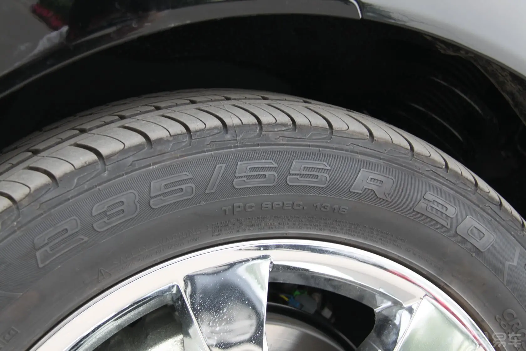 凯迪拉克SRX旗舰版轮胎规格