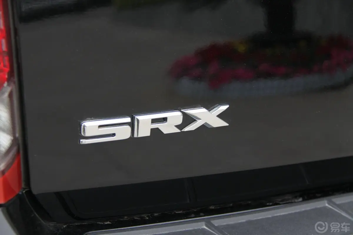 凯迪拉克SRX旗舰版尾标