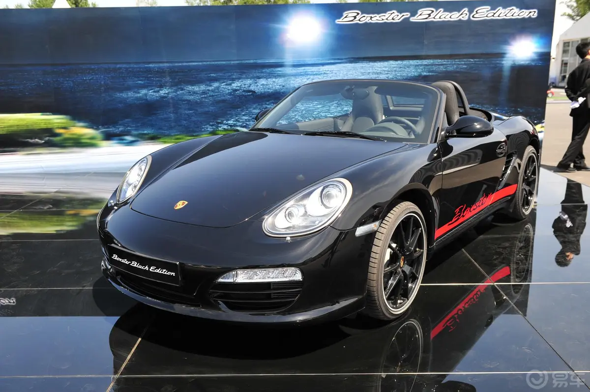 Boxster限量版 Boxster Black Edition侧前45度车头向左水平