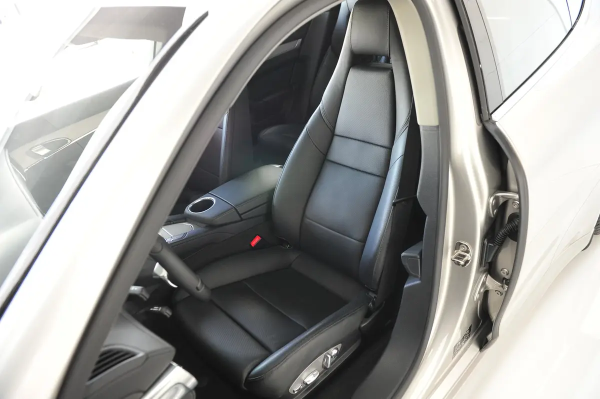 CayenneCayenne S Hybrid 3.0T驾驶员座椅