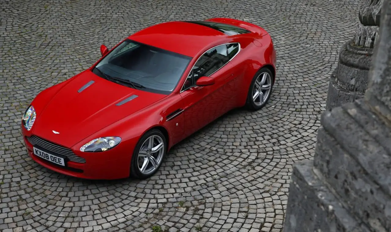 V8 Vantage