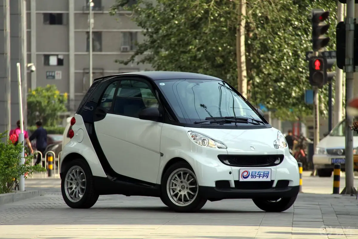 smart fortwo52kw mhd 硬顶 标准版外观