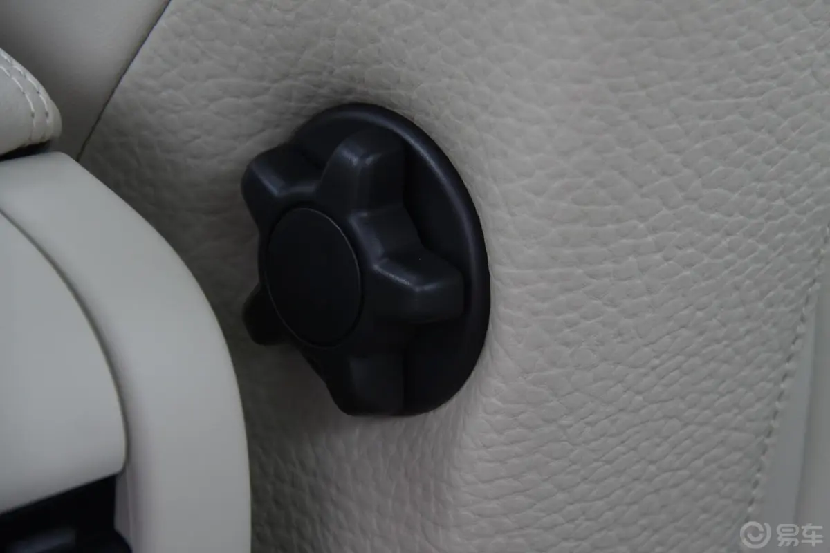 沃尔沃S60(进口)1.6T 双离合 DRIVe舒适版空间