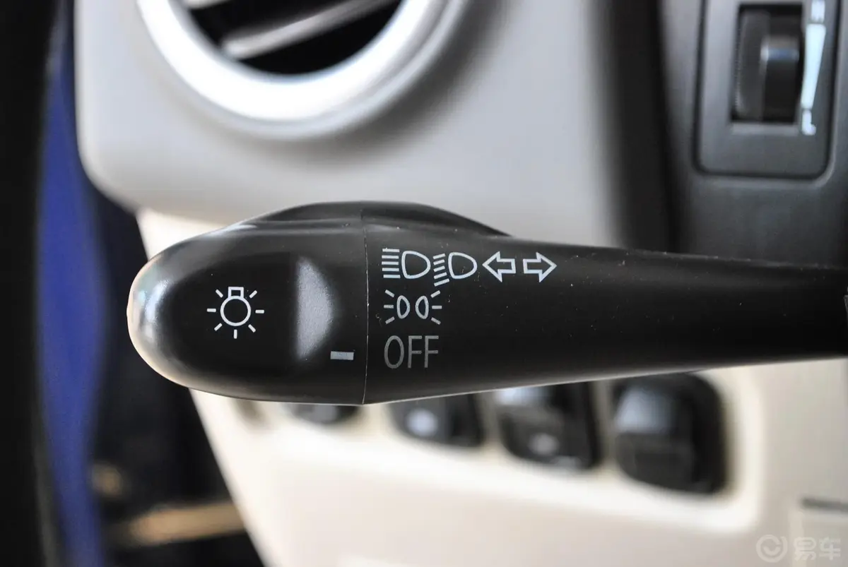 众泰50081.3—CVT 舒适型内饰