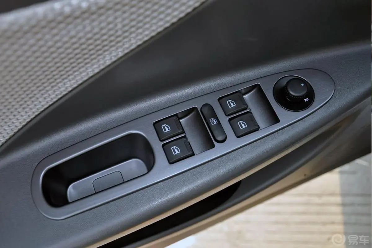奇瑞X11.3L 手动 舒适型内饰