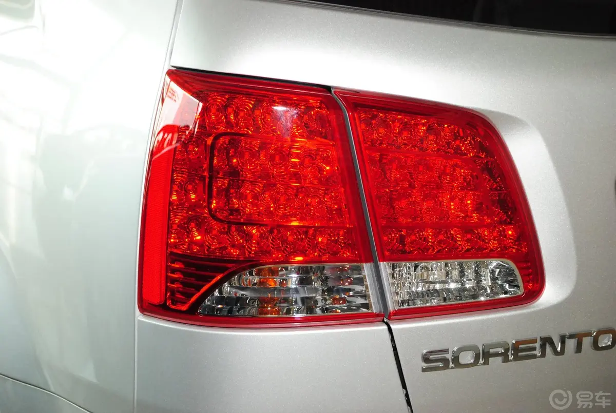索兰托2.4L 汽油 舒适版外观