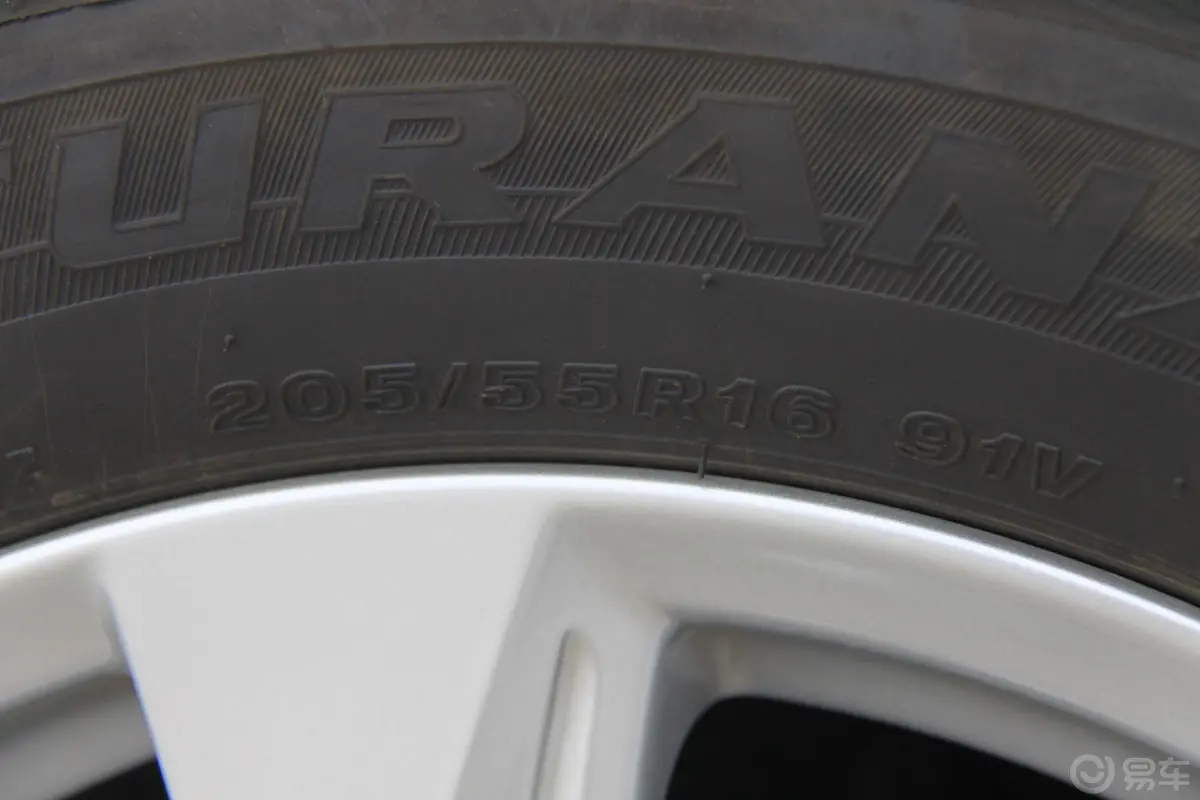 马自达3 星骋三厢 2.0L 自动 豪华型轮胎规格