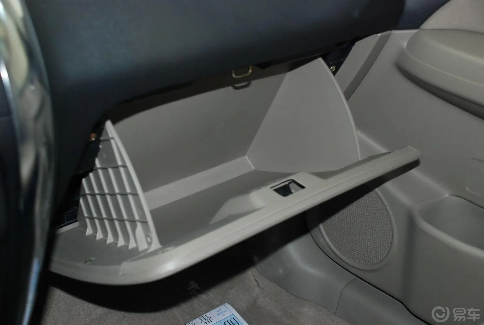 天语 SX4两厢 1.6L 舒适型 MT手套箱