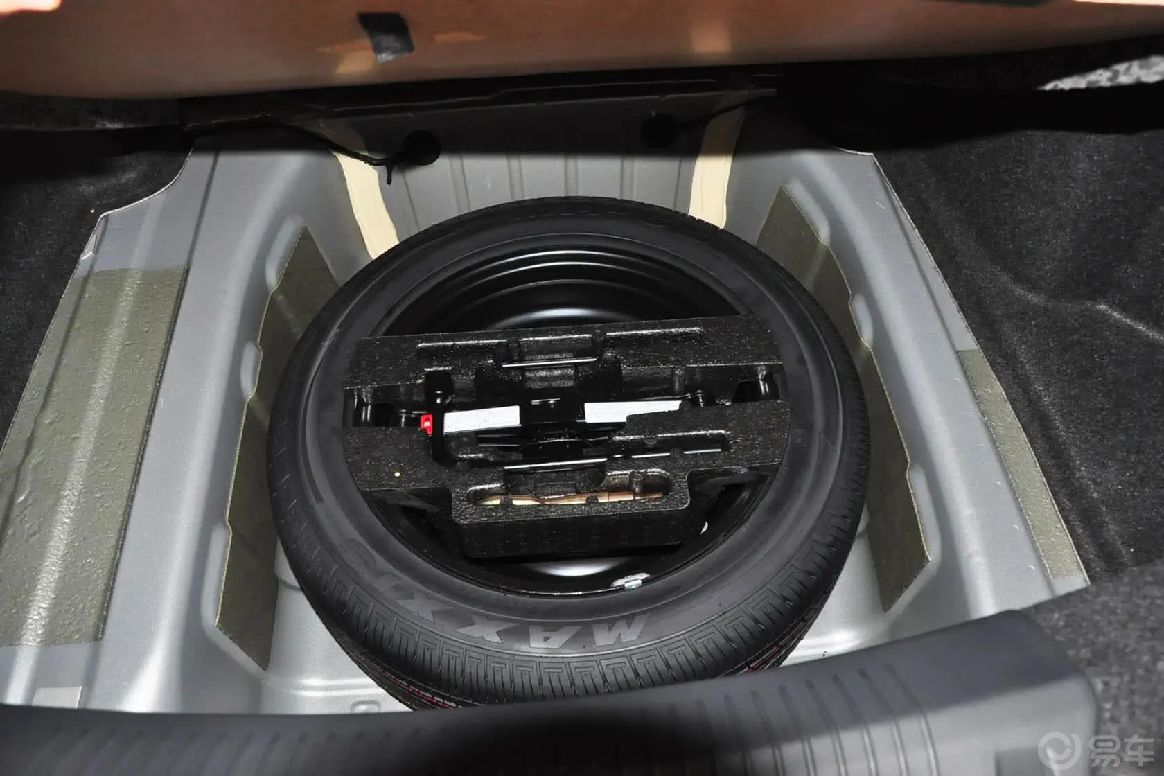 MG6掀背 1.8T 自动 精英版备胎