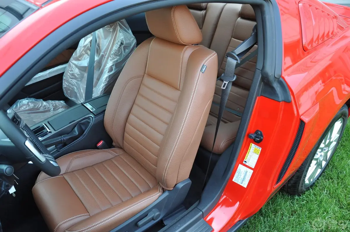 Mustang3.7L 自动 俱乐部版 硬顶驾驶员座椅