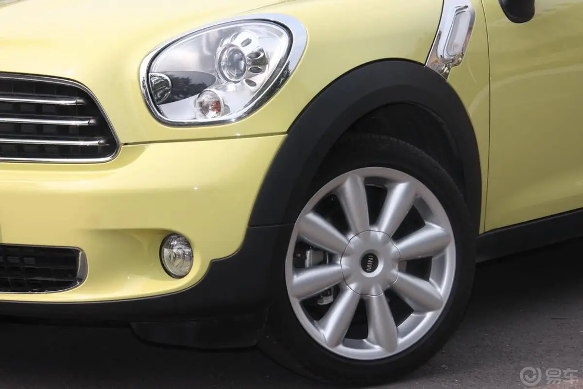 MINI COUNTRYMAN1.6L COOPER Excitement外观