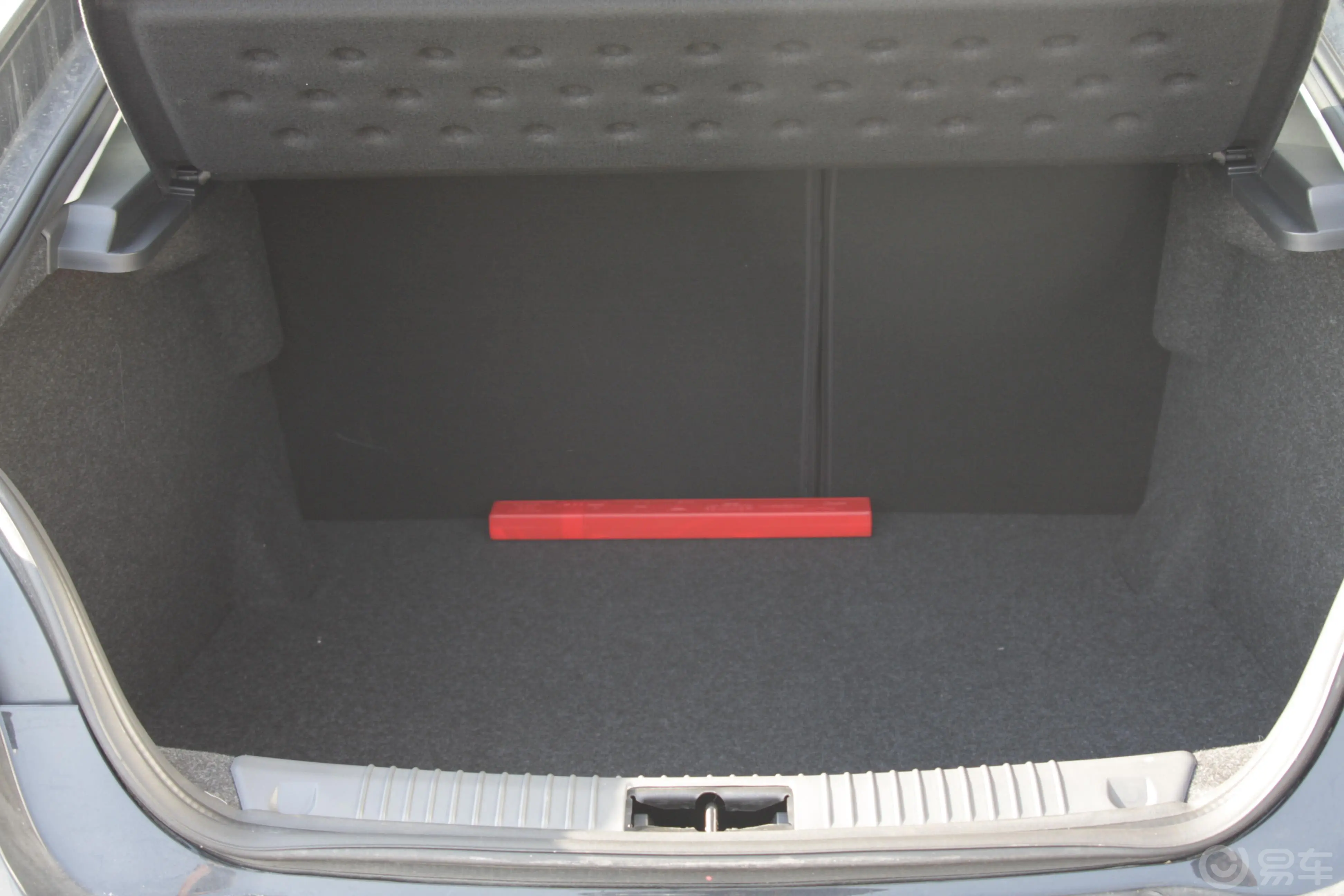 MG6掀背 1.8DVVT 自动 舒适版行李箱空间