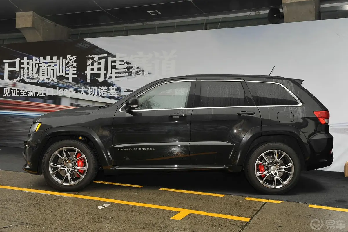 大切诺基(进口)6.4L SRT8外观