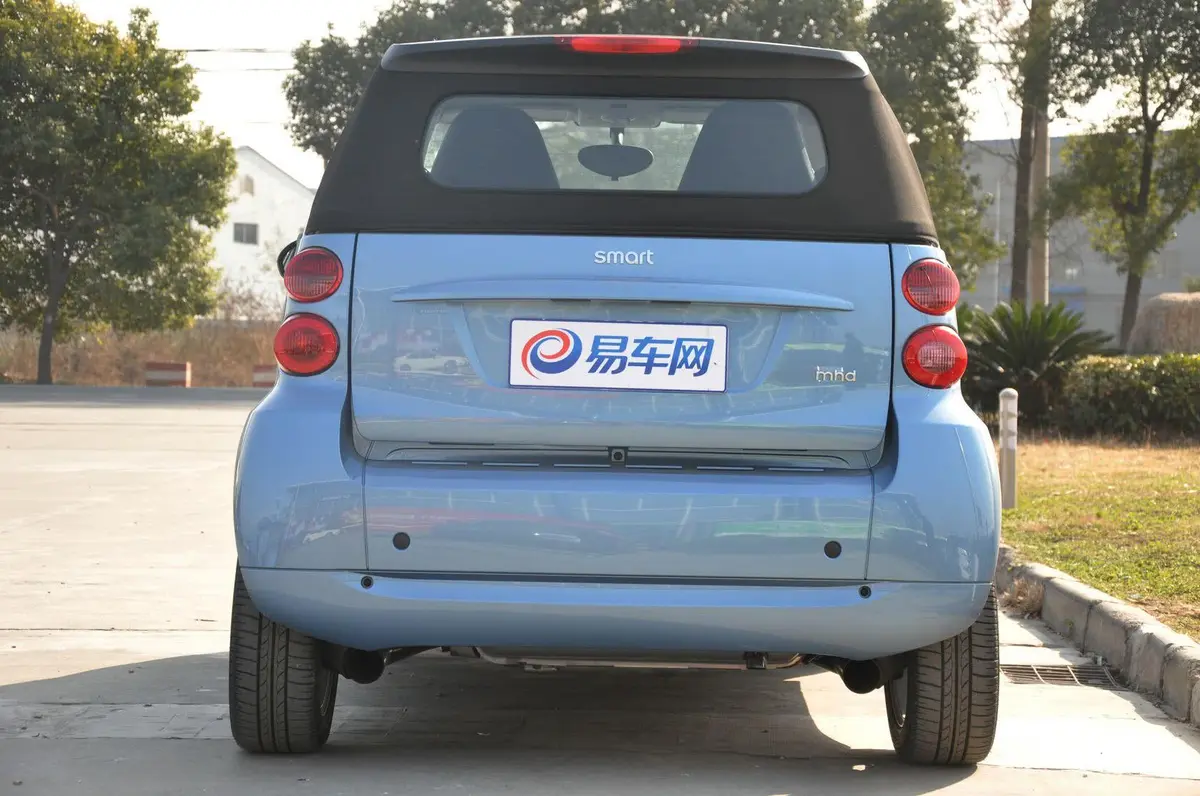 smart fortwo52kw mhd 敞篷 激情版外观