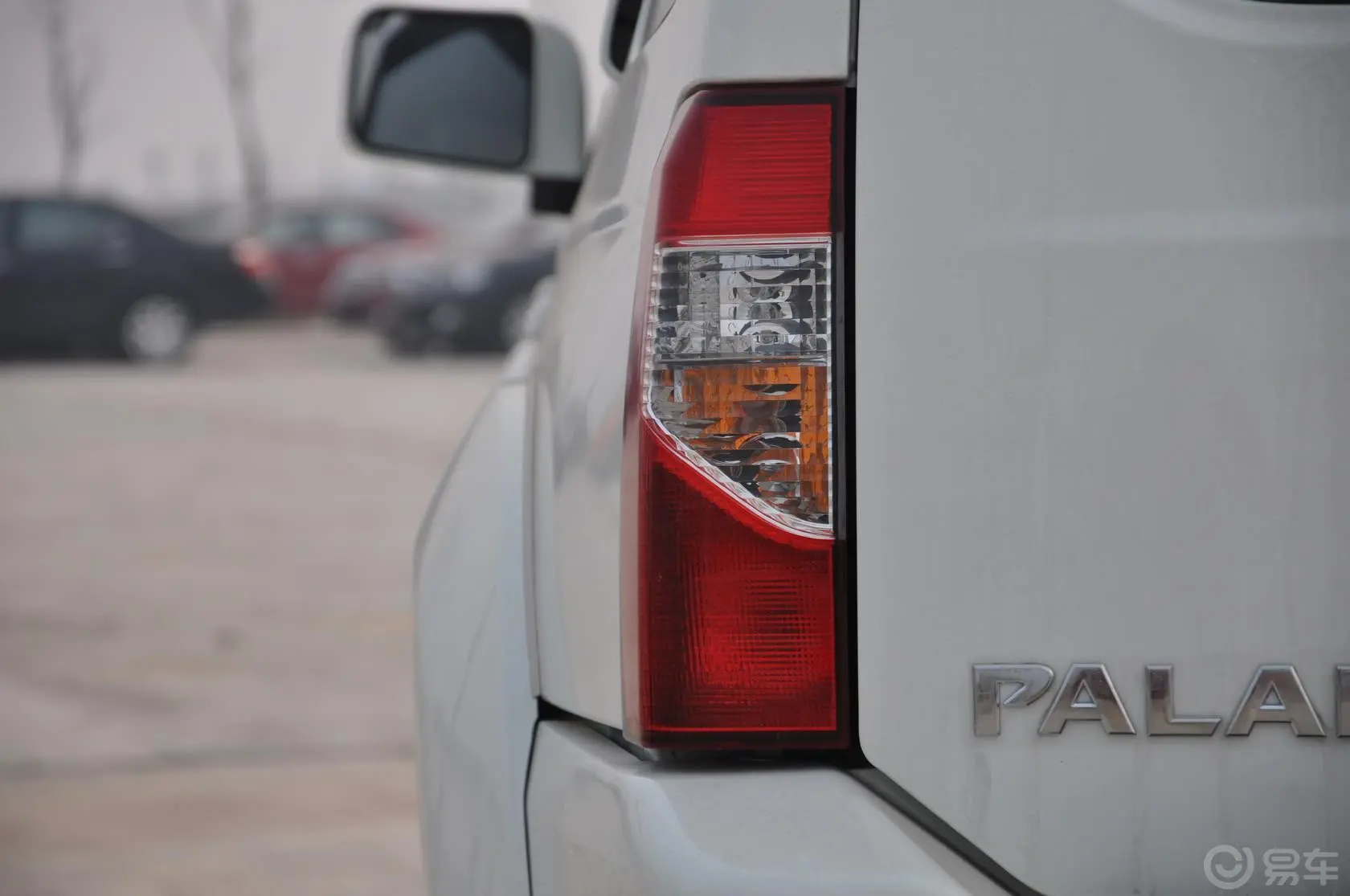 日产帕拉丁KA24 汽油 两驱 标准型外观