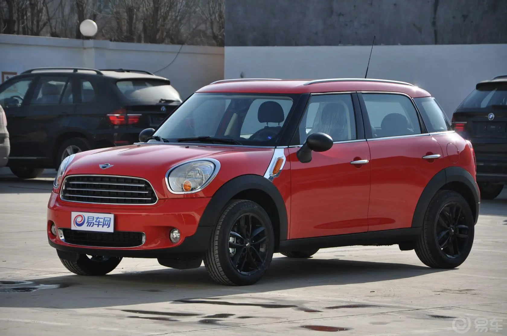 MINI COUNTRYMAN1.6L ONE侧前45度车头向左水平