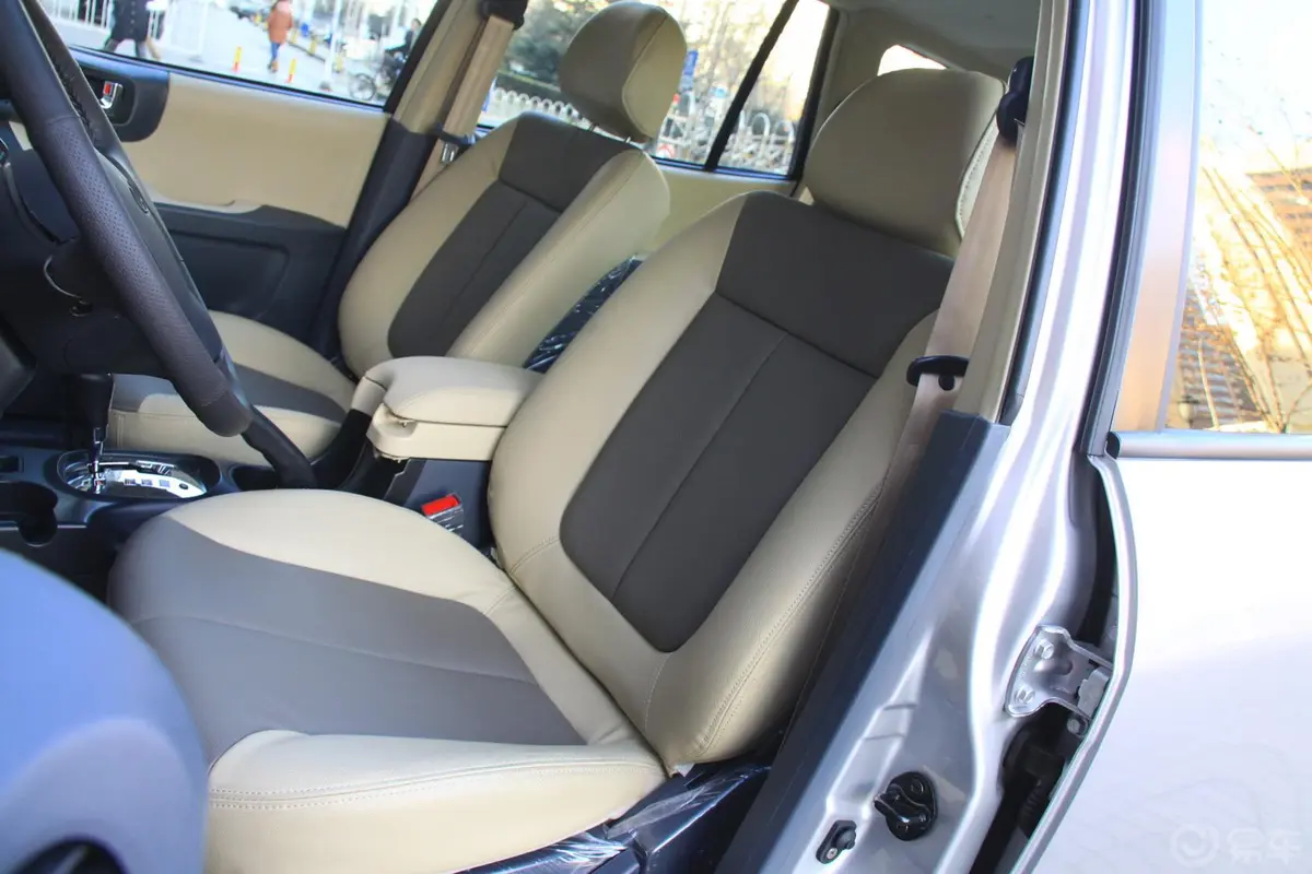 经典圣达菲1.8T 自动 尊贵型 汽油驾驶员座椅