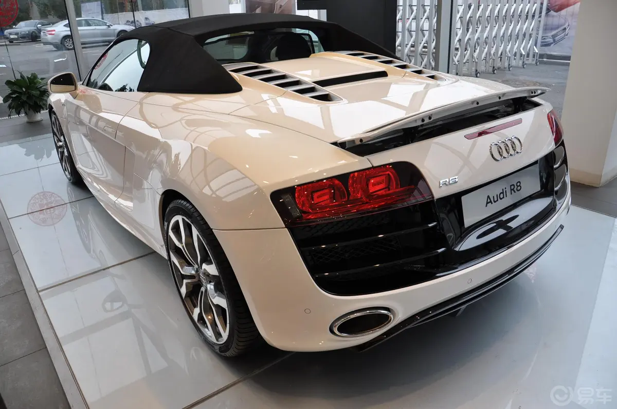 奥迪R8Spyder 5.2L FSI quattro外观