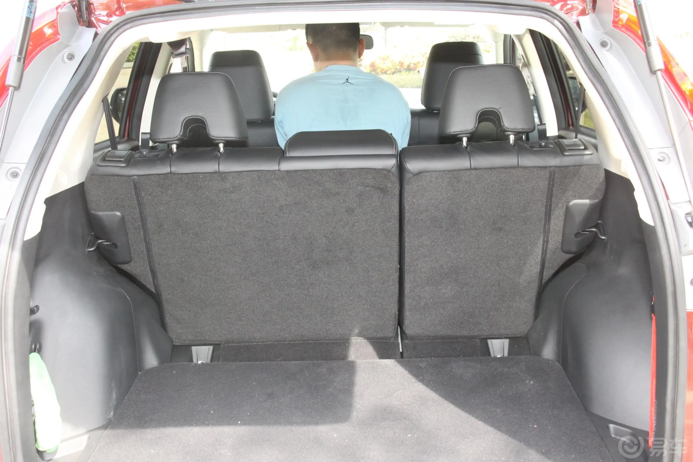 本田CR-V2.4L 四驱 尊贵导航版行李箱空间