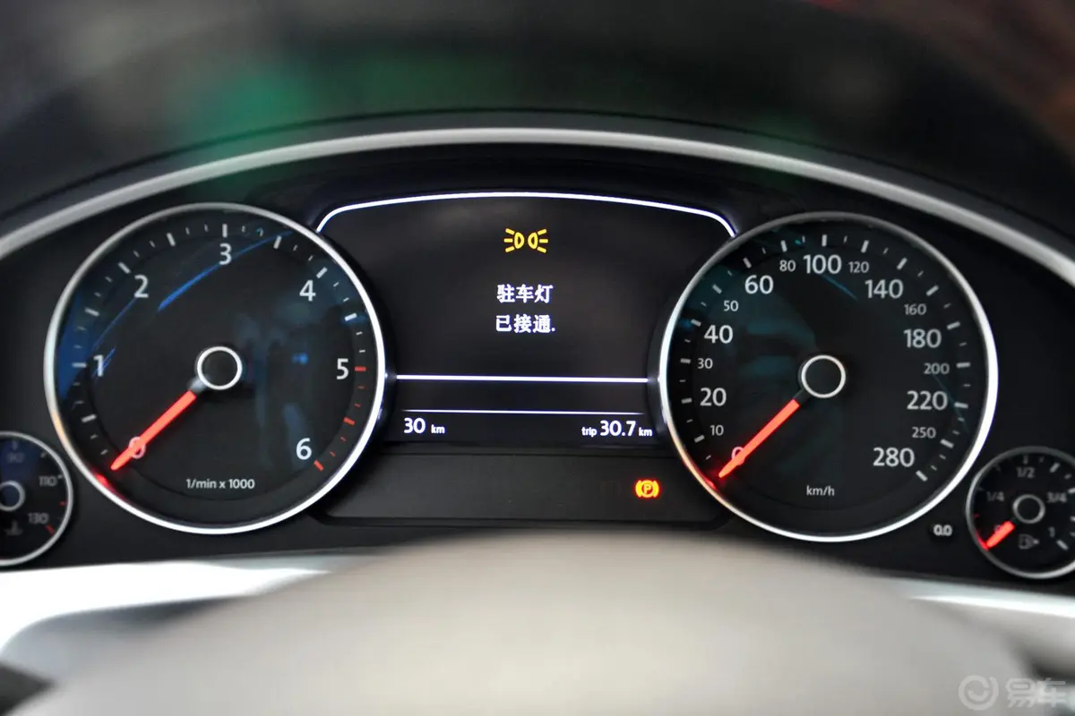 途锐V6 TDI 舒适型仪表盘