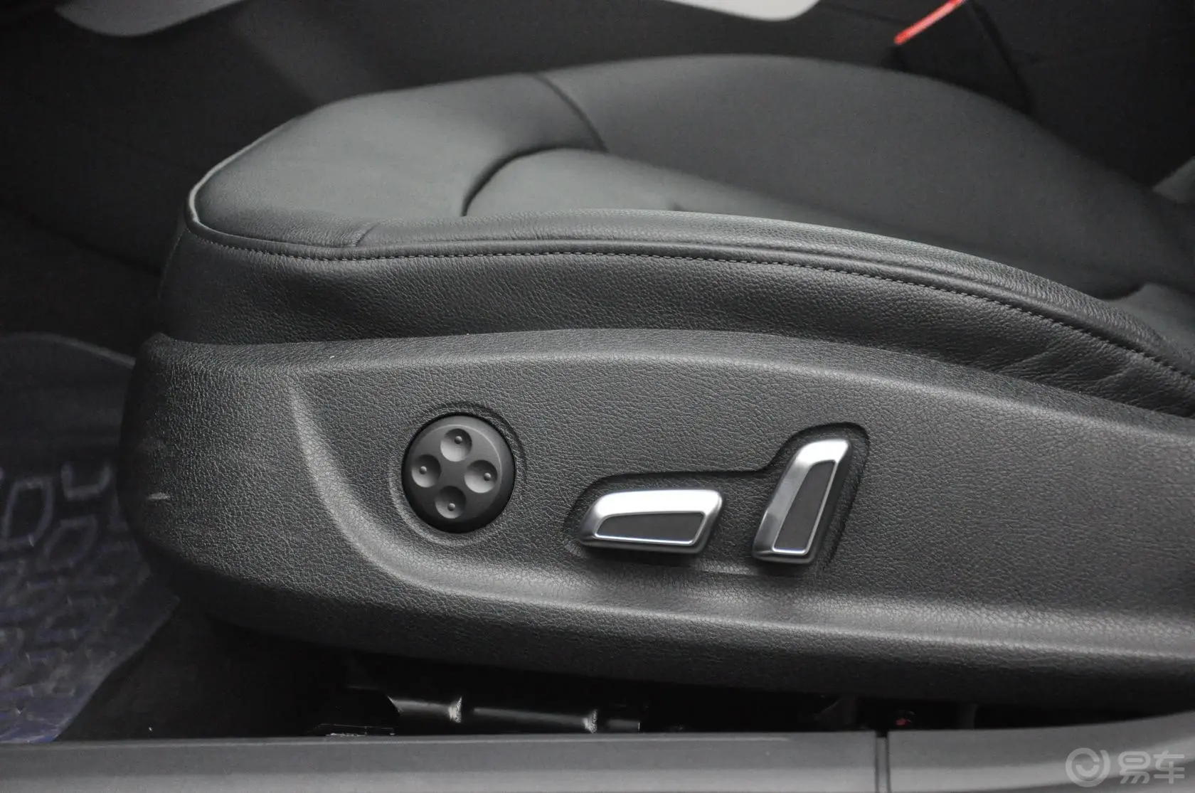 奥迪A5Sportback 2.0T CVT座椅调节键