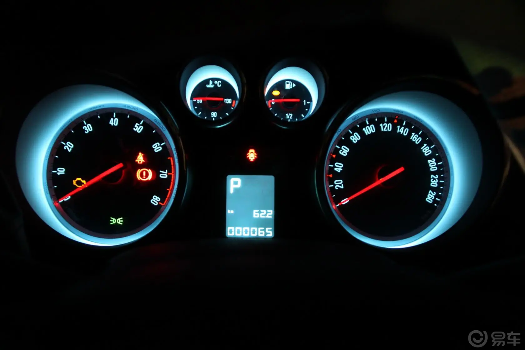 英朗GT 1.6L 自动 舒适天窗版仪表盘背光显示