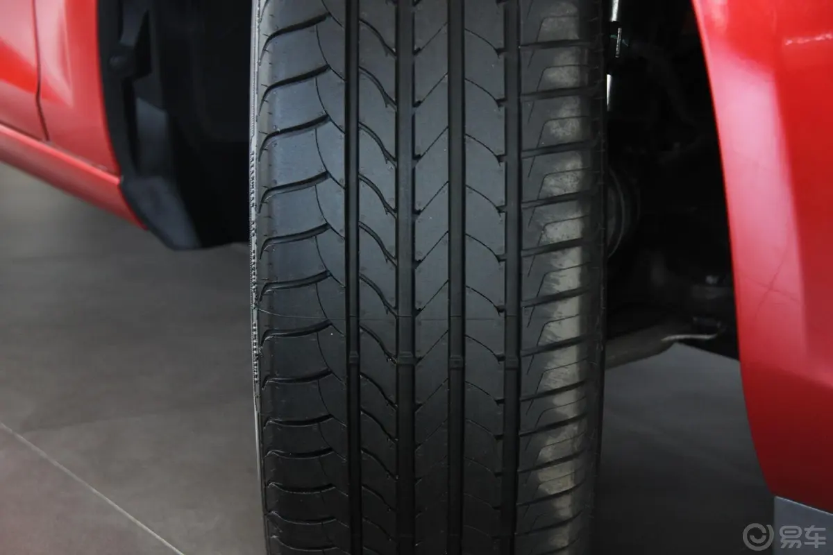 英朗GT 1.6T 自动 时尚运动型 真皮款轮胎花纹