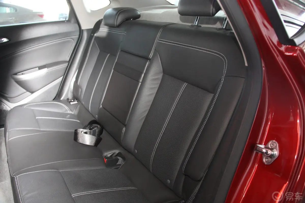 英朗GT 1.6T 自动 时尚运动型 真皮款后排座椅
