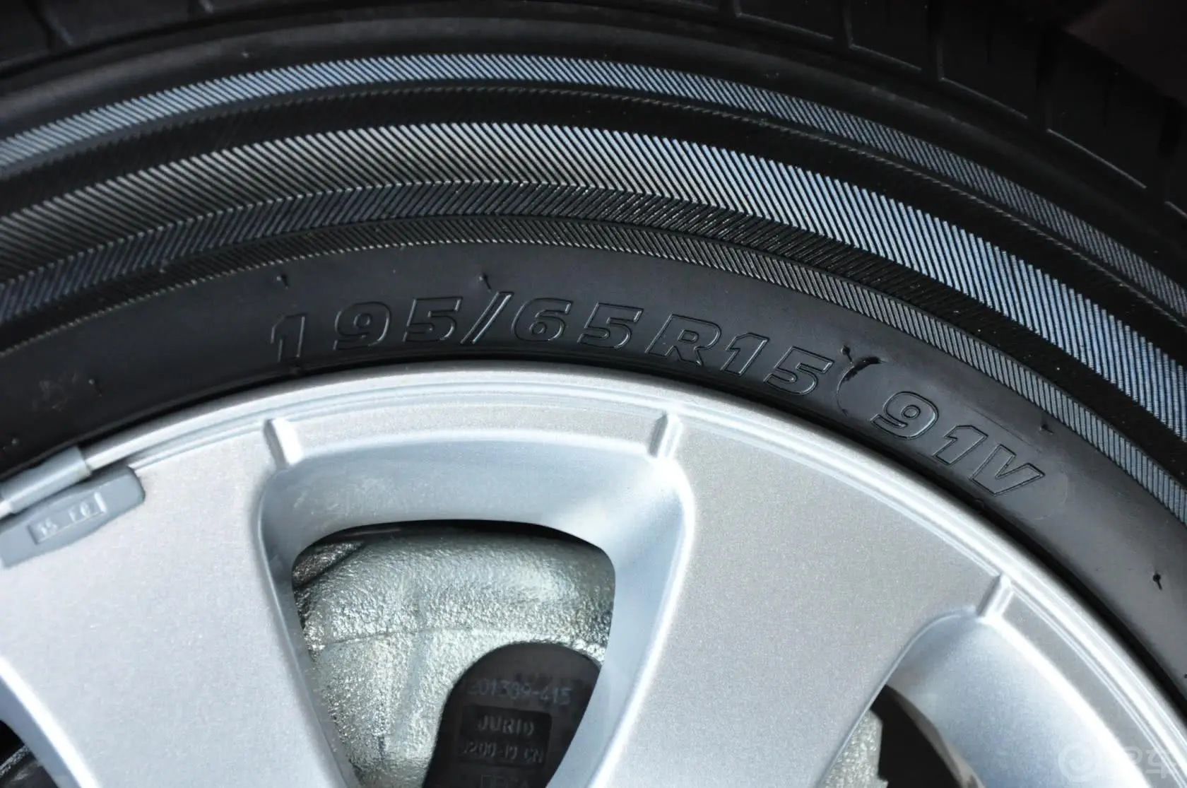 标致307两厢 1.6L 自动 CROSS轮胎规格