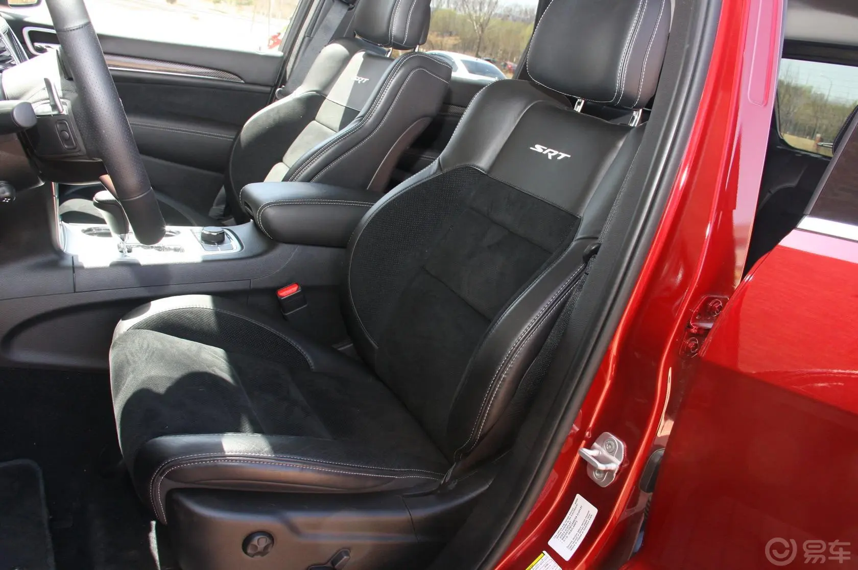 大切诺基(进口)6.4L SRT8驾驶员座椅
