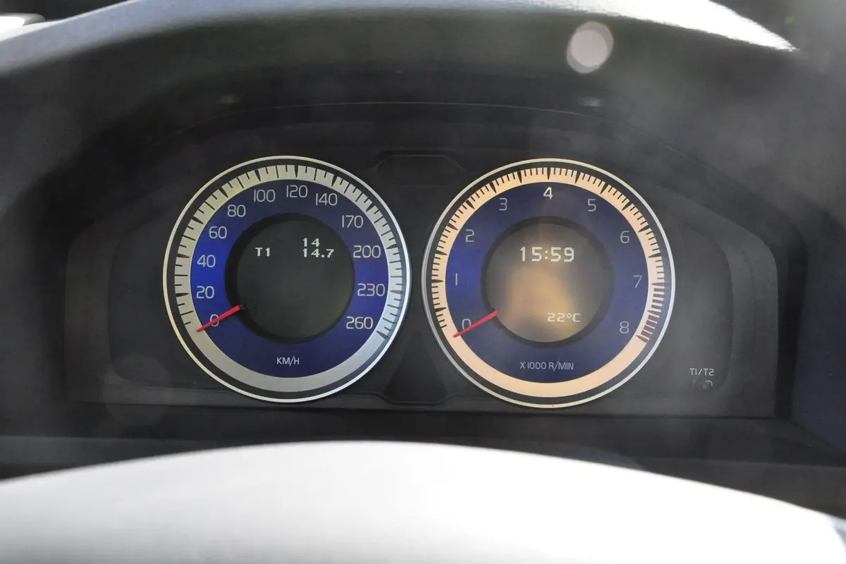 沃尔沃V60T6 R-Design 个性运动版仪表盘