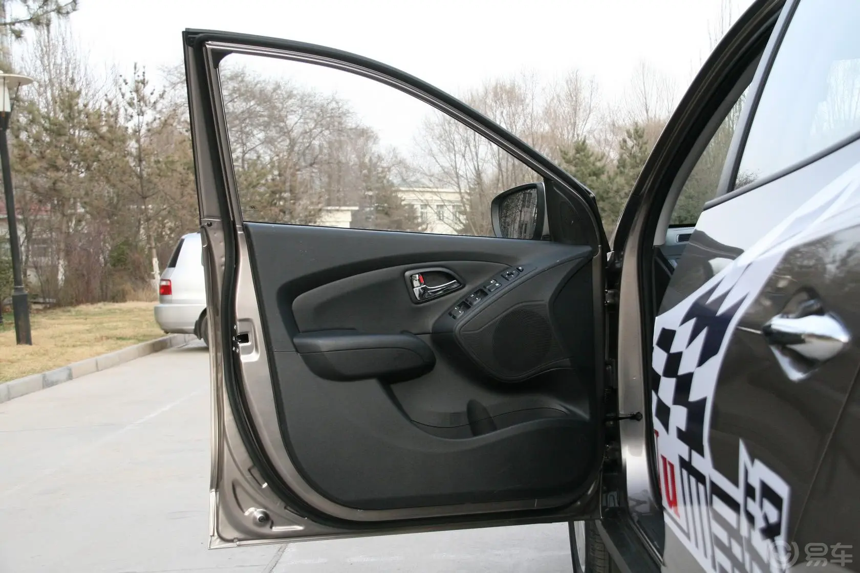 现代ix352.4L 自动 四驱 领航版 GLS驾驶员侧车门内门板