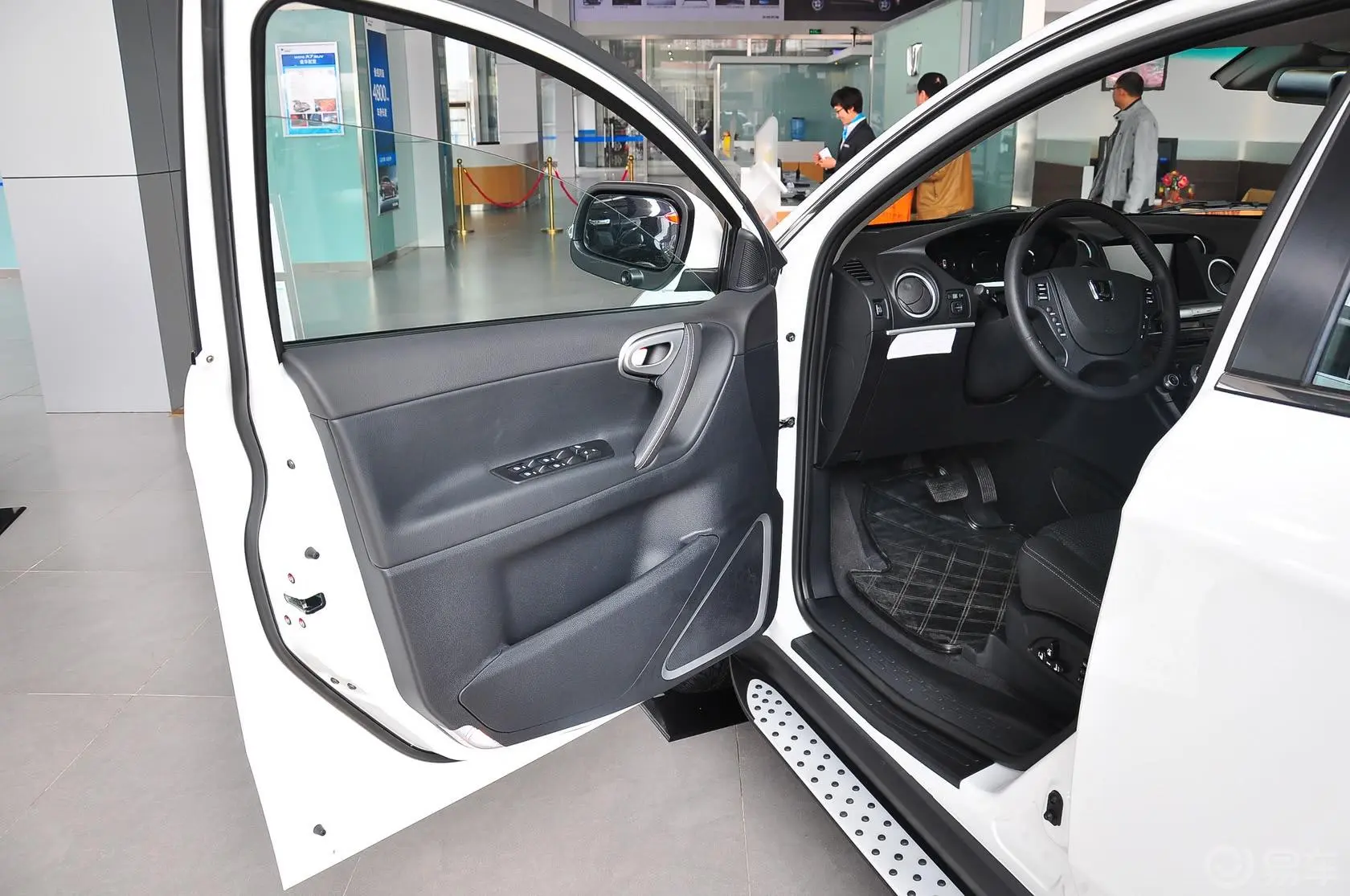 大7 SUV2.2T 自动 两驱 旗舰型驾驶员侧车门内门板