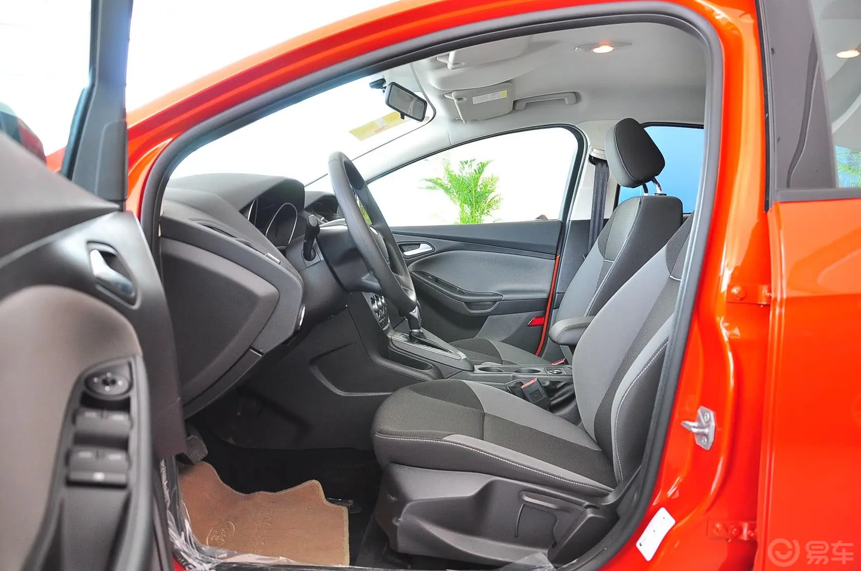 福克斯两厢 1.6L 自动 舒适型前排空间