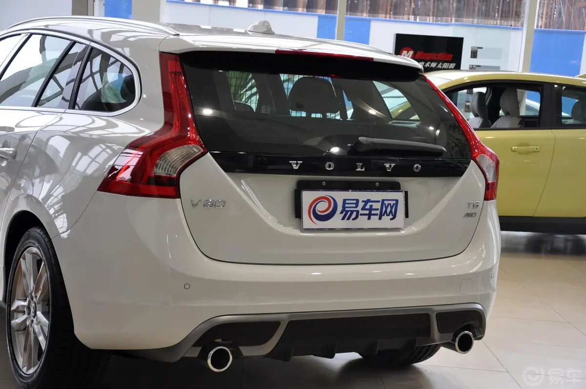 沃尔沃V60T6 R-Design 运动版外观