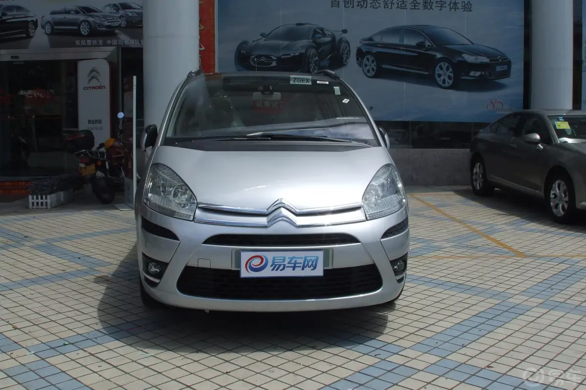 C4 PICASSO2.0i 16V 舒适版 7座外观