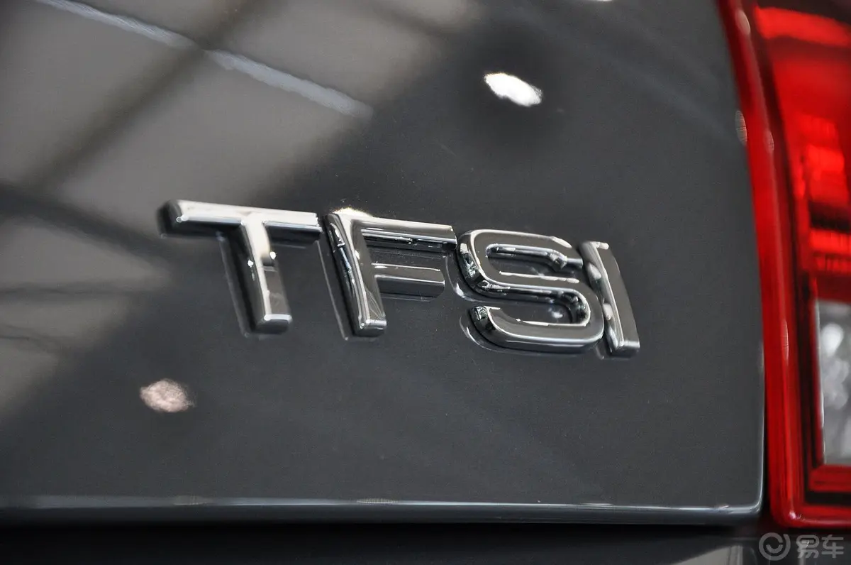 奥迪TTTT Roadster 2.0 TFSI S tronic典雅版外观