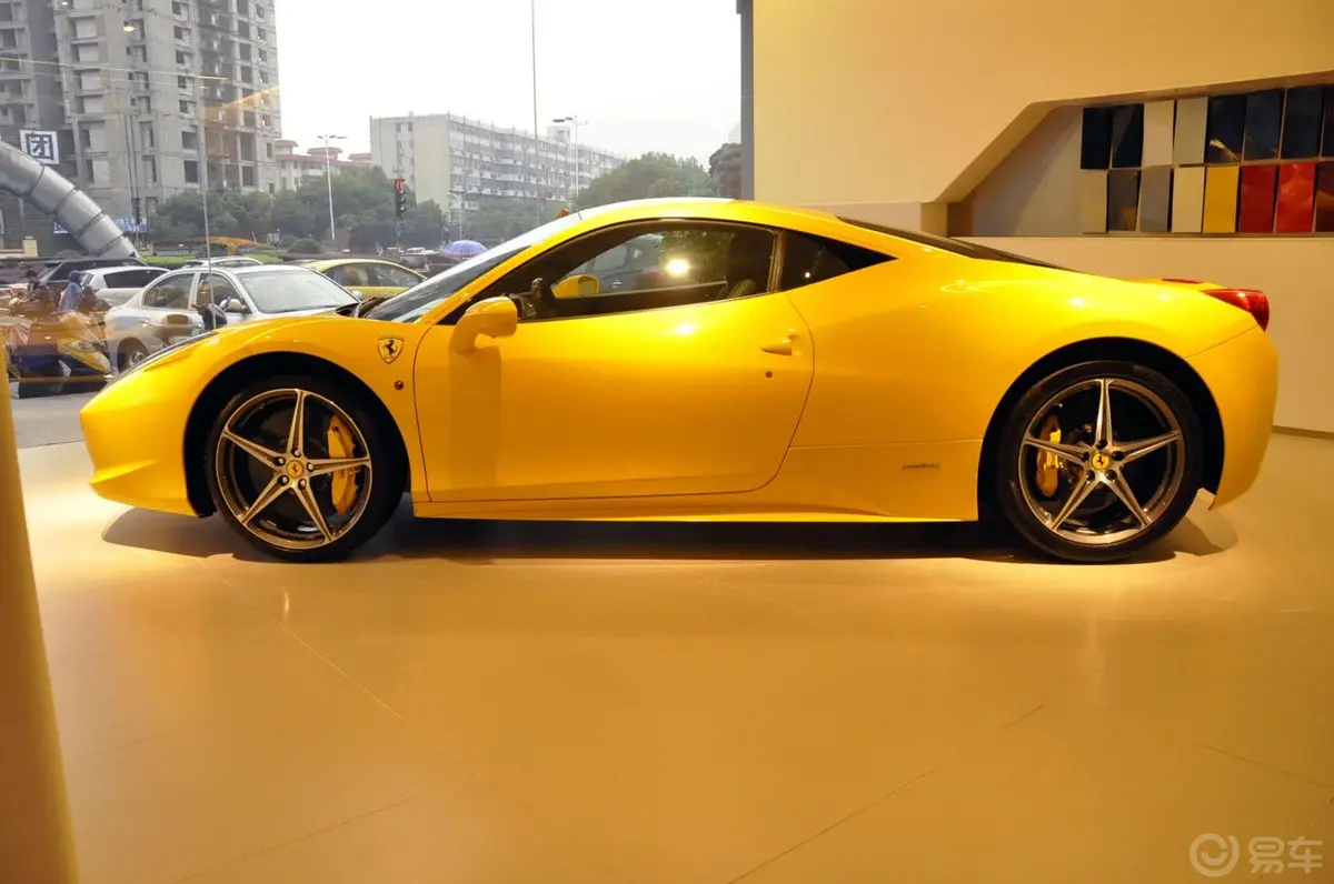 法拉利458Italia 4.5L 标准型外观