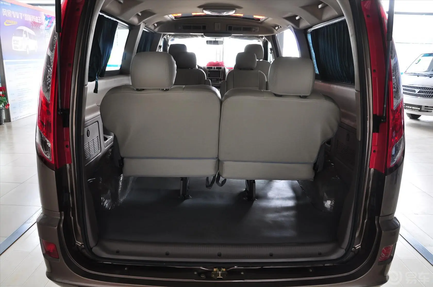 风景G5商务舱 2.8L 手动 豪华版 柴油 短轴行李箱空间