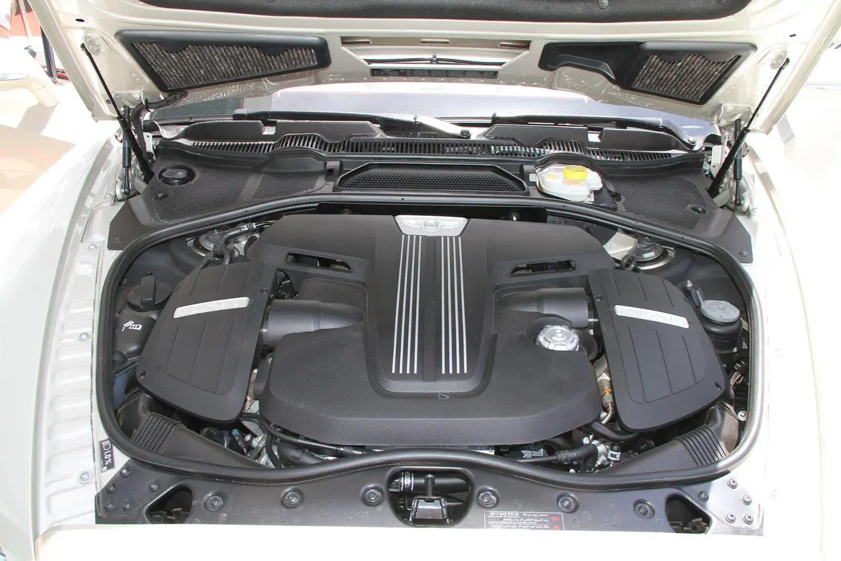 欧陆GT 4.0L V8发动机